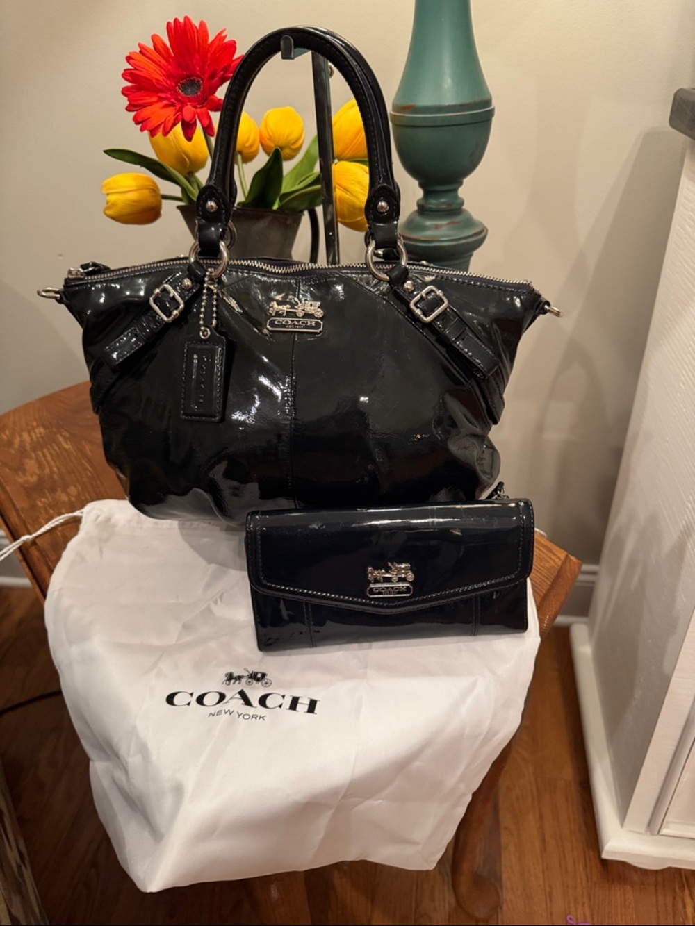 Coach Dark Blue Patent Leather Satchel with matching Wallet & Checkbook EUC - Picture 2 of 16